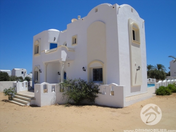 L 104 -                            بيع
                           Villa avec piscine Djerba